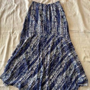 Lucky Brand light weight blue maxi skirt size XS